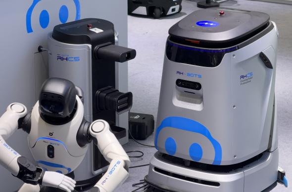 Turul standului Agibot la MWC 2026: Photo 05.03.2026, 11 52 57.jpg