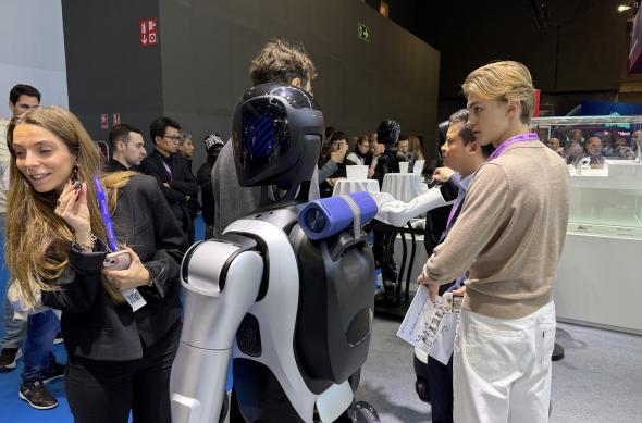 Turul standului Agibot la MWC 2026: Photo 05.03.2026, 11 50 49.jpg