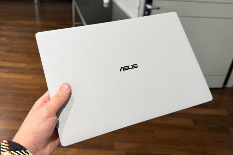 ASUS ExpertBook Ultra - Fotografii hands-on: ASUS-EXPERTBOOK-ULTRA_ (5).jpg