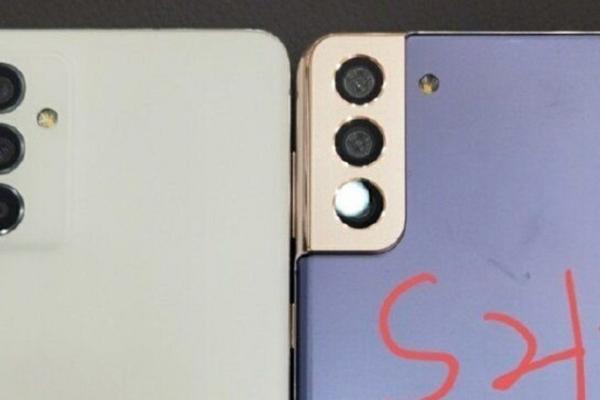 Samsung Galaxy Quantum 2, telefonul care va ajunge global drept Galaxy A82, apare în fotografii reale