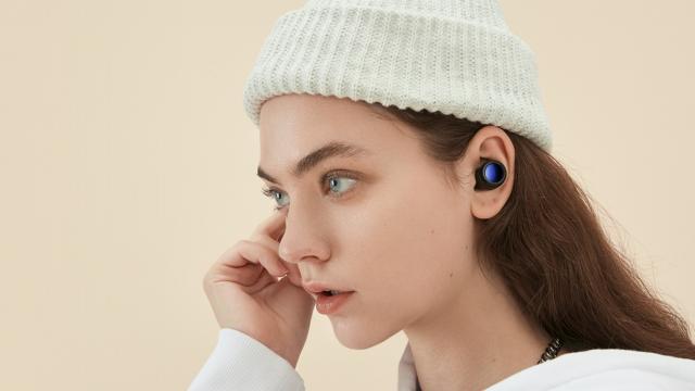 <b>Realme anunță o nouă pereche de căști wireless cu ANC: Buds Air 2 Neo costă doar 33 de euro</b>La scurt timp de la prezentarea căștilor Buds Air 2 care au avut în spate un parteneriat cu trupa The Chainsmokers, iată că Realme anunță astăzi o nouă variantă de earbuds wireless. Se numesc Realme Buds Air 2 Neo 