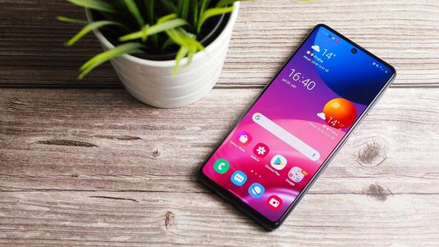 <b>Samsung Galaxy M42 5G se apropie de lansare; Un prim teaser video a apărut pe web</b>Compania sud-coreeană, Samsung, se străduiește în ultimul timp să aducă conexiunea 5G în zona entry-level și midrange. Deja din seria Galaxy A multe smartphone-uri au parte de această caracteristică, însă primul dispozitiv din lineup-ul Galaxy M