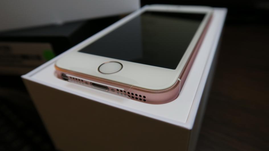 Apple iPhone SE - Unboxing: Apple-iPhone-SE_002.JPG