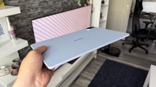 HUAWEI MatePad Air 2026: Design pastel, construcție premium și o siluetă foarte subțire