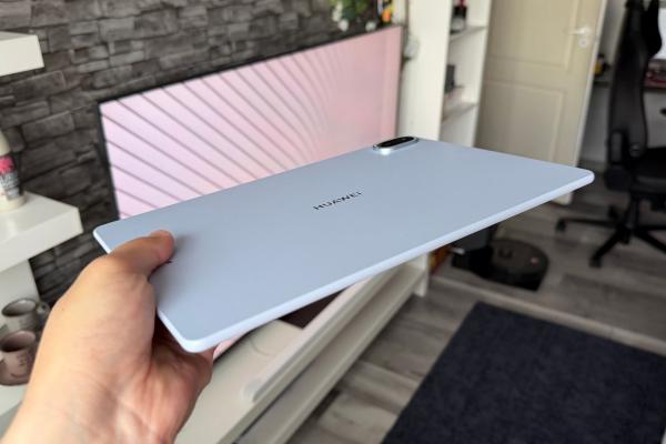 HUAWEI MatePad Air 2026: Design pastel, construcție premium și o siluetă foarte subțire