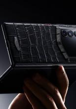Vertu prezintă un nou smartphone pliabil de lux! AlphaFold mizează pe AI, e fabricat din materiale premium și pleacă de la 6800 de dolari