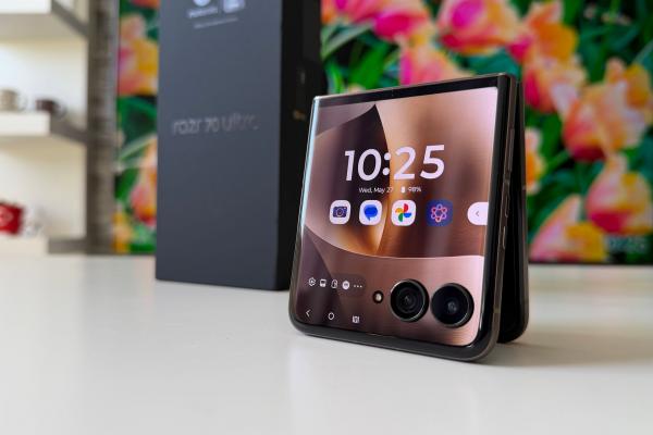 Motorola razr 70 Ultra - unboxing