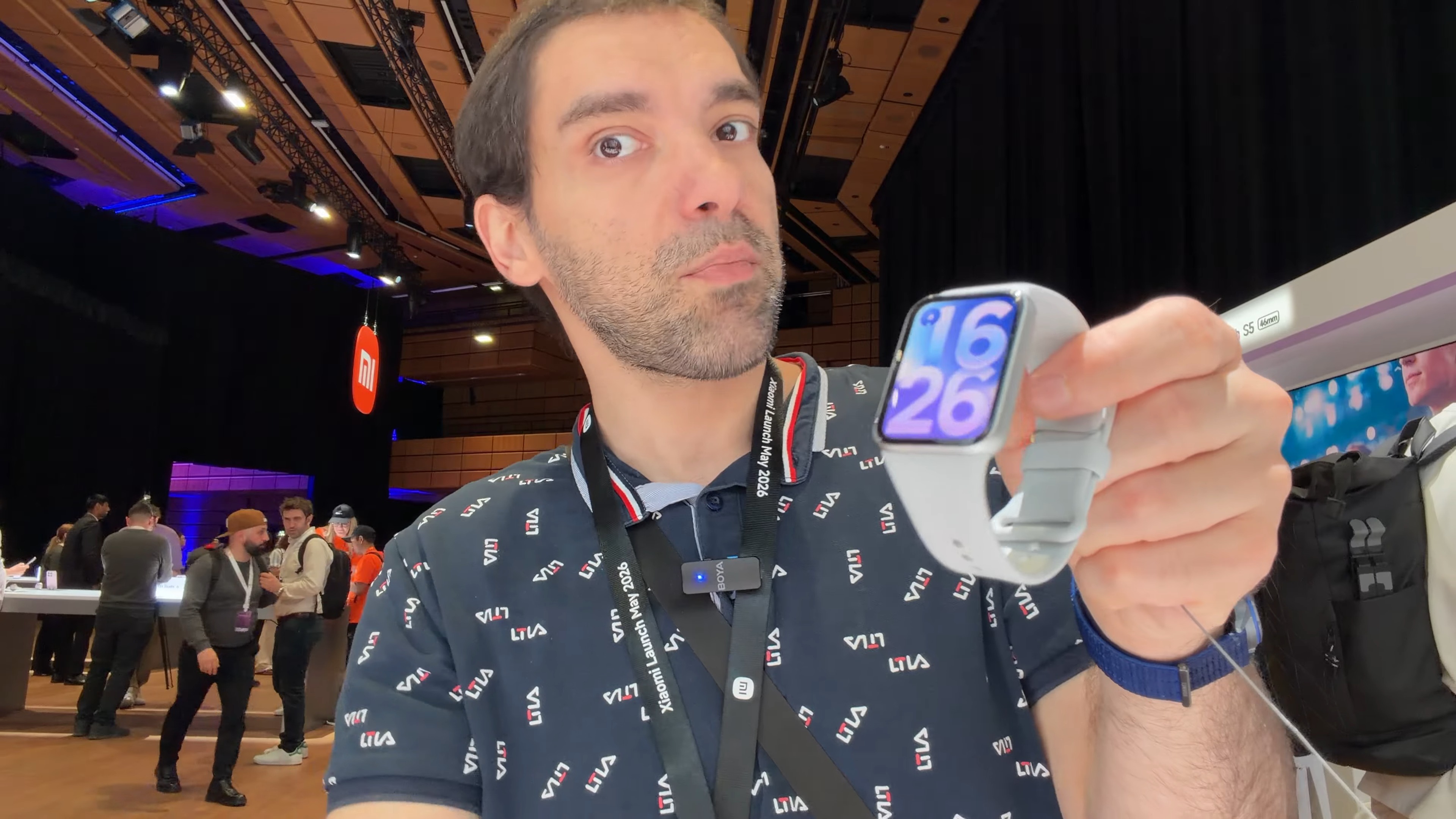 Am pus mâna pe Xiaomi Smart Band 10 Pro: brățara de fitness cu 21 zile autonomie, varianta NFC