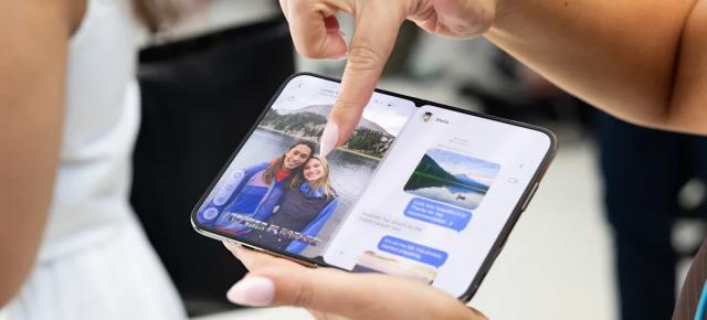 iPhone Duo ar putea veni în România chiar din primul val extins; indiciul apare prin iSTYLE - preț: 999.999,99 lei