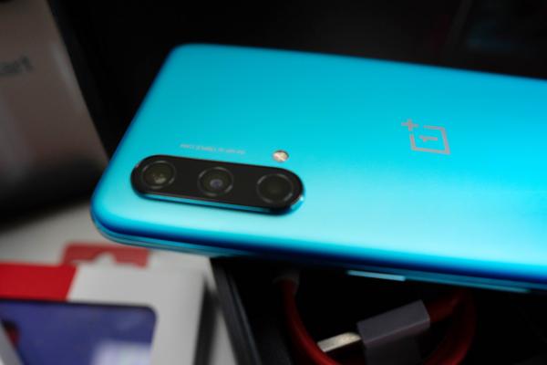 OnePlus Nord CE 5G Unboxing: midrange killerul cu nuanţă oceanică