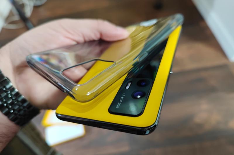 Unboxing Realme GT 5G, conținutul cutiei: Realme-GT-5G_140.jpg