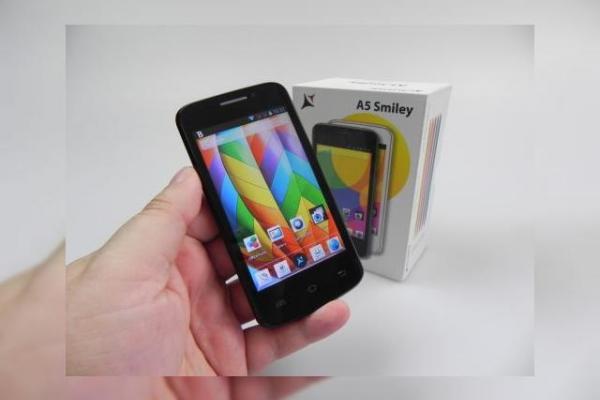 Allview A5 Smiley Unboxing + concurs: telefon tineresc, cu capace colorate pentru carcasă la pachet (Video)