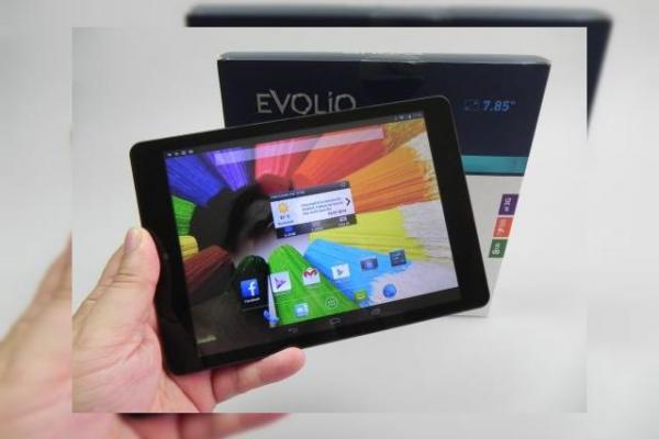 Evolio Quattro 3G unboxing + concurs: cutie multicoloră, tabletă 3G cu GPS și apelare telefonică la preț atractiv (Video)