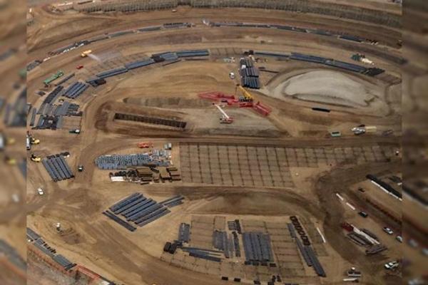 Noi fotografii cu "OZN-ul" Apple Campus 2 În construcție confirma forma circulară a structurii