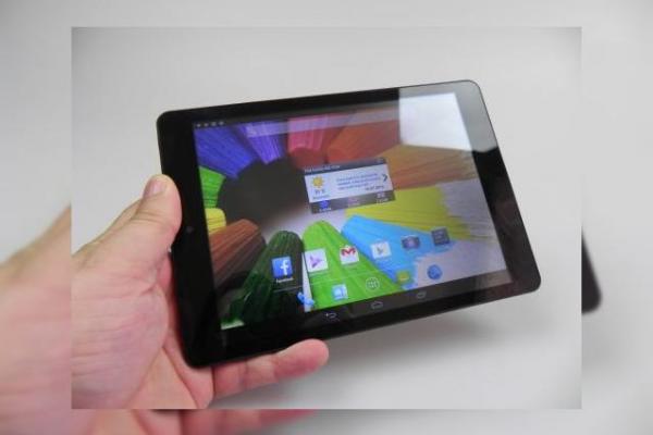 Evolio Quattro 3G Review: tableta solidă, cu 3G, GPS și mult conformism + CONCURS (Video)