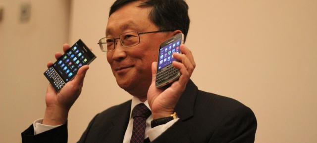 CEO-ul BlackBerry, John Chen prezintă două noi modele ale companiei: BlackBerry Passport și BlackBerry Classic