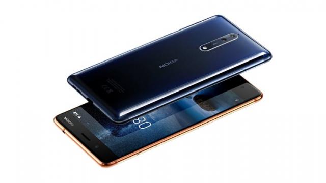 <b>Nokia 8 în varianta cu 6 GB RAM apare la vânzare pe plan european; este comercializat în Finlanda pentru 650 euro</b>Așa cum era menționat luna trecută, iată că varianta cu 6 GB RAM a lui Nokia 8 debutează din octombrie pe plan european, Finlanda fiind prima țară ce primește noul dispozitiv. Acesta se vinde deja prin intermediul unor retaileri locali la un preț