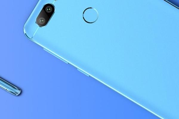 Elephone P8 Mini de astăzi la precomandă pe GearBest! Costă 570 lei și aduce 4 GB RAM, cameră duală și display FHD de 5 inch!