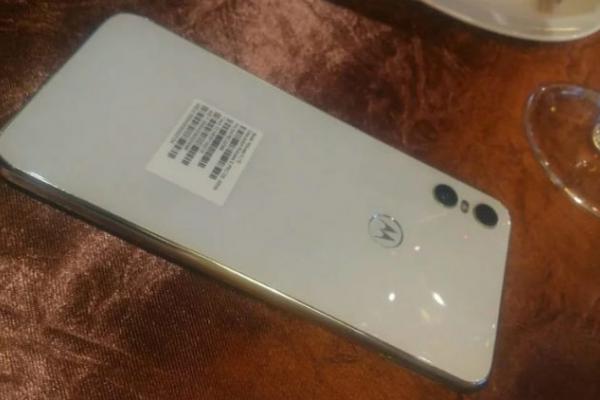 Motorola Moto P30, P30 Play şi P30 Note sunt listate pe web înainte de lansarea de pe 15 august