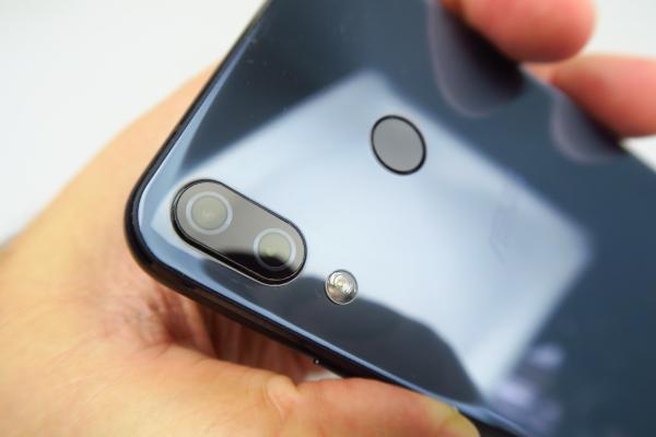 ASUS ZenFone 5z: Cameră bună la selfie, nu prea bună noaptea, egală cu ZenFone 5