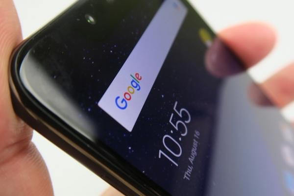 Xiaomi Pocophone F1: Display acceptabil, are nevoie de extra contrast