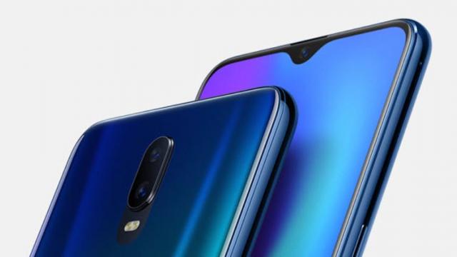 <b>Oppo R17 ar putea fi punctul de pornire pentru OnePlus 6T</b>În ultimii ani am văzut cum flagship-urile celor de la OnePlus s-au inspirat serios de pe seama modelelor Oppo, asta pentru că cele două firme aici de față sunt conduse de același gigant și anume BBK Electronics. Astfel, ideea de a nu mai cheltui