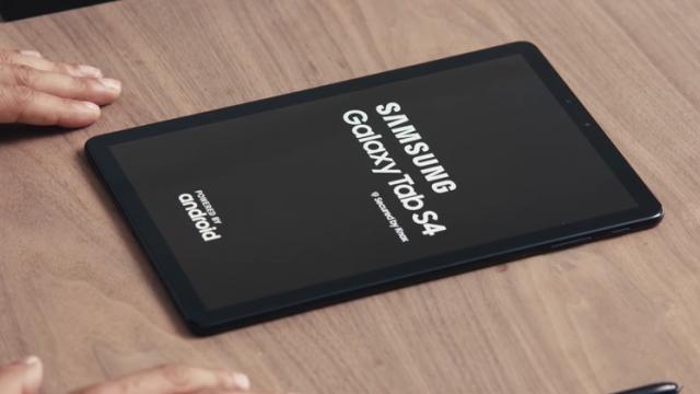 <b>Preț și disponibilitate Samsung Galaxy Tab S4 în România</b>Tot din această săptămână găsim pe plan local pe lângă ceasul Galaxy Watch și tableta flagship a celor de la Samsung din acest an, adică Galaxy Tab S4. Dispozitivul de față primește cu această ocazie un articol dedicat Preț și Disponibilitate