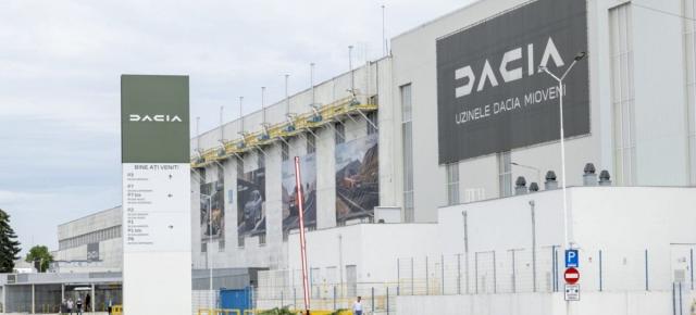 Dacia investește 58,3 milioane de lei în panouri fotovoltaice la Mioveni; centrala va acoperi 8% din consumul uzinei