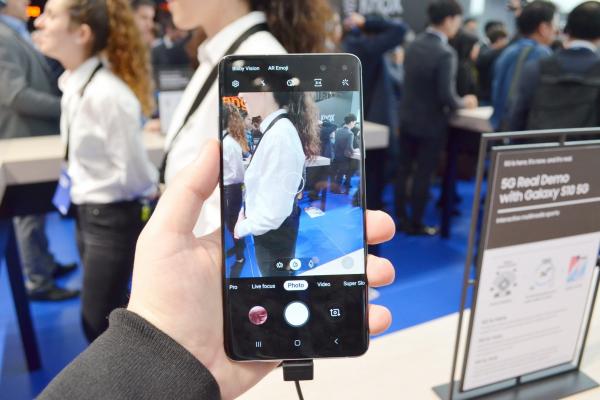 MWC 2019: Samsung Galaxy S10 5G - Prezentare hands-on a celui mai future proof telefon Samsung produs vreodată (Video)