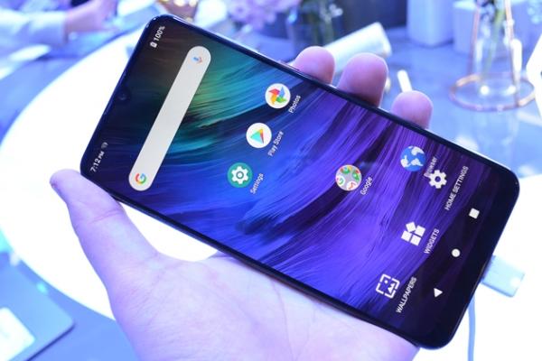 MWC 2019: ZTE Blade V10 - Prezentare hands-on pentru telefonul midrange cu cameră selfie de 32 MP (Video)