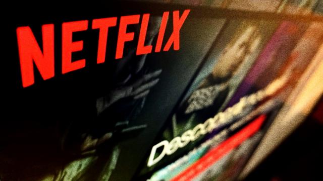 <b>[UPDATE 05.03.2019 - clarificări privind situația actuală] Netflix scumpeşte abonamentele din România; Iată noile preţuri </b>După ce Netflix România ne asigura că nu trebuie să ne facem griji legat de scumpiri atunci când au crescut preţurile în SUA, acum aflăm că vin şi peste noi scumpirile. Tarifele celor 3 variante de abonamente au crescut cu 1, 2 şi respectiv 3 euro.