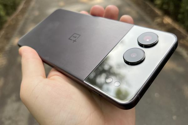 OnePlus Nord 4: Un design premium ce marchează revenirea carcasei metalice unibody