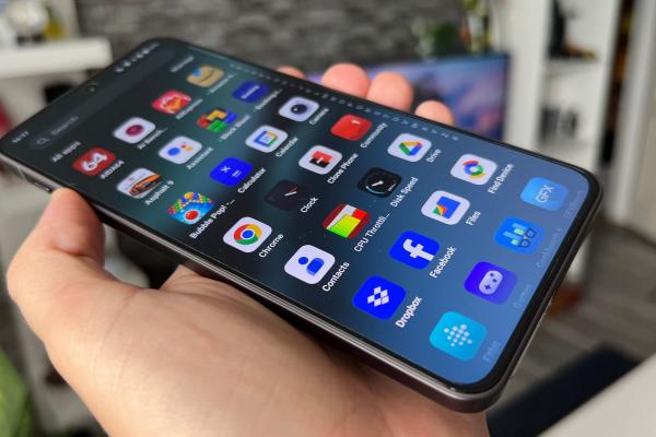OnePlus Nord 4: Același display AMOLED plat și luminos ca pe Nord 3, muchii înguste, două opțiuni de rezoluție