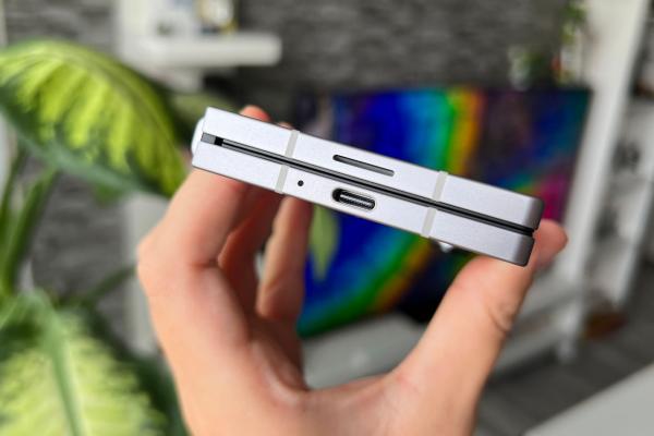 Samsung Galaxy Z Fold6: Acustica e peste predecesor, mai ales la gaming