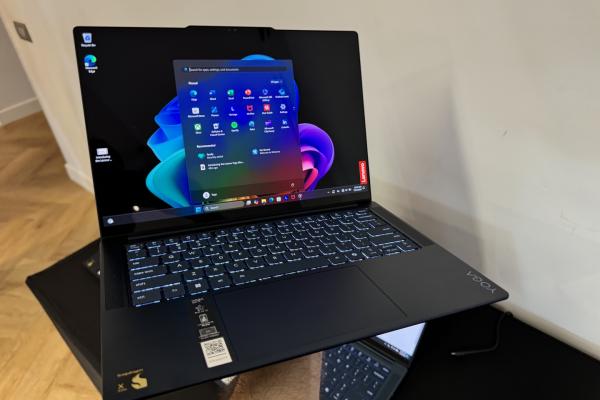 Lenovo a adus pe piața din România noul laptop Yoga Slim 7x