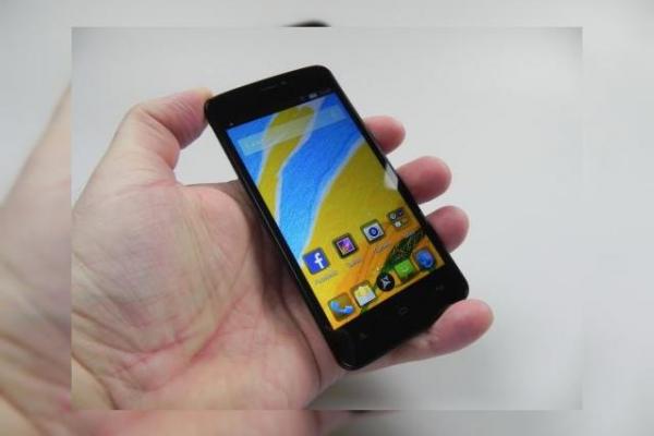 Allview V1 Viper e Review + Concurs: un telefon compact și chic, cu baterie acceptabilă și captură video bună (Video)