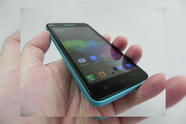 Wiko Rainbow Review: telefon tineresc cu cameră OK, ecran foarte luminos, dar cu baterie dezamăgitoare (Video)