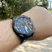 Prezentare KKTICK Tank T5: Smartwatch-ul care oferă „prea multe” pentru cât costă, cu display AMOLED, autonomie generoasă, lanternă LED și GPS