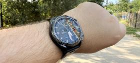 Prezentare KKTICK Tank T5: Smartwatch-ul care oferă „prea multe” pentru cât costă, cu display AMOLED, autonomie generoasă, lanternă LED și GPS