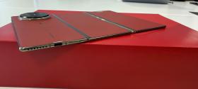 Huawei pregătește Mate XTs pentru duelul cu iPhone 17; pliabilul cu trei ecrane vine cu eSIM exclusiv și design mai rezistent