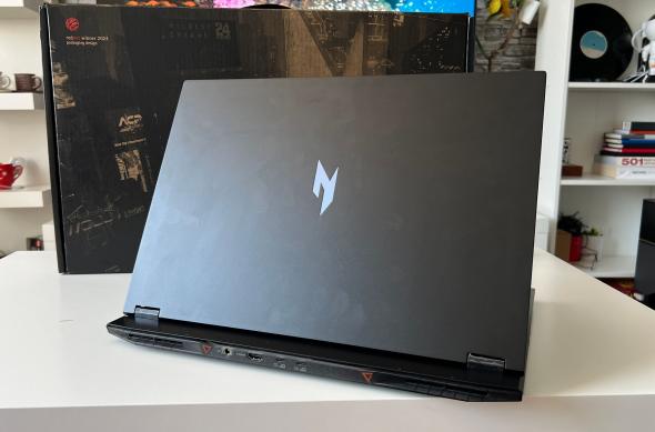 ACER Nitro 18 AI (AN18-61) - Design: Acer-Nitro-18-AI_006.jpg
