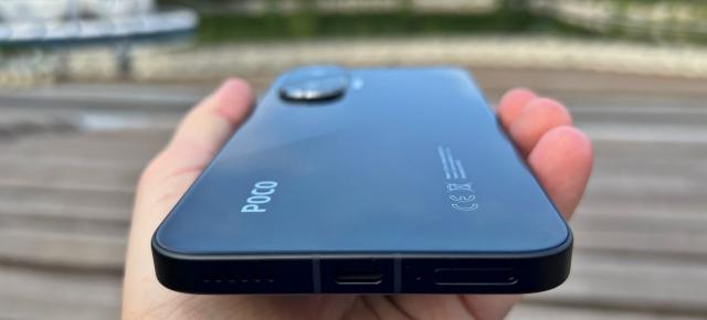 POCO F7: Acustică stereo cu anomalii pentru difuzorul-earpiece care este mai puternic decât cel de jos