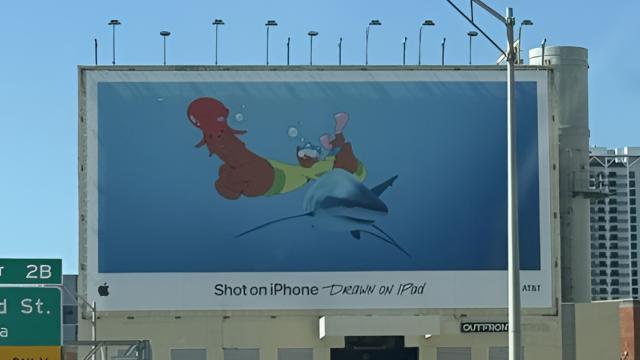 <b>Apple face valuri în Miami cu un panou controversat; Un design interpretabil sau marketing bine gândit?</b>Campania “Shot on iPhone, Drawn on iPad” revine în prim-plan cu un panou plasat strategic pe I-95 din Miami, dar nu neapărat pentru motivele dorite de Apple. Designul, care combină o fotografie subacvatică și o ilustrație creată pe iPad, a stârnit