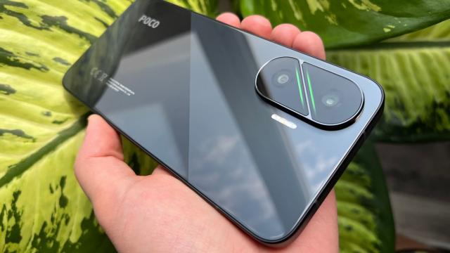 <b>POCO F7 primește un update important: Camera și performanța sunt optimizate</b>Modelul POCO F7 a sosit în iunie, după lansarea variantelor POCO F7 Pro și F7 Ultra. Iată că acum compania livrează un update important pentru acest terminal, sub forma versiunii software OS2.0.102.0. Această actualizare promite să repare mai multe