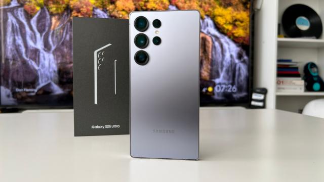 <b>Vânzările seriei Galaxy S25 au trecut de 20 de milioane de unități până în iunie; Ultra domină cu aproape jumătate din total</b>Vânzările gamei Samsung Galaxy S25 au depășit 20 de milioane de unități până la finalul lunii iunie, potrivit unor date publicate pe X de cunoscutul leaker IceUniverse. Informațiile nu sunt confirmate oficial, însă se aliniază altor estimări privind..