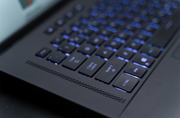 ASUS ROG ZEPHYRUS M16 GU603 - Fotografii review: ASUS-ROG-ZEPHYRUS-M16-GU603_018.jpg