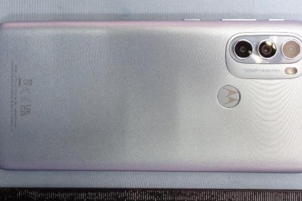 Motorola pregătește un nou telefon midrange; Moto G31 își face apariția în imagini reale și o parte din dotări sunt dezvăluite