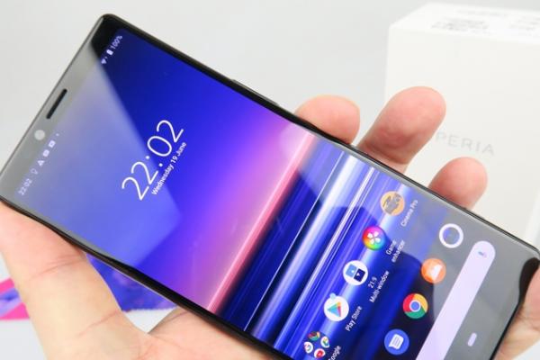 Sony Xperia 1 Unboxing: telefonul care e mai bine dotat decât televizorul tău 4K
