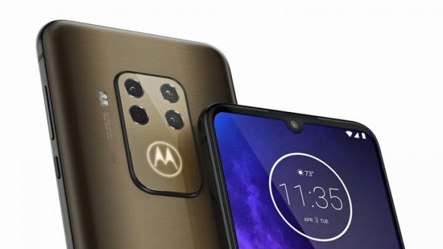 <b>Motorola One Pro apare în noi randări, cu 4 camere foto în spate și ecran de 6.2 inch</b>Chiar pe finalul lunii trecute sosea informația că Motorola are în plan extinderea seriei de terminale Motorola One, asta la scurt timp de la introducerea pe piață a modelului One Vision care apropo tocmai ce a primit