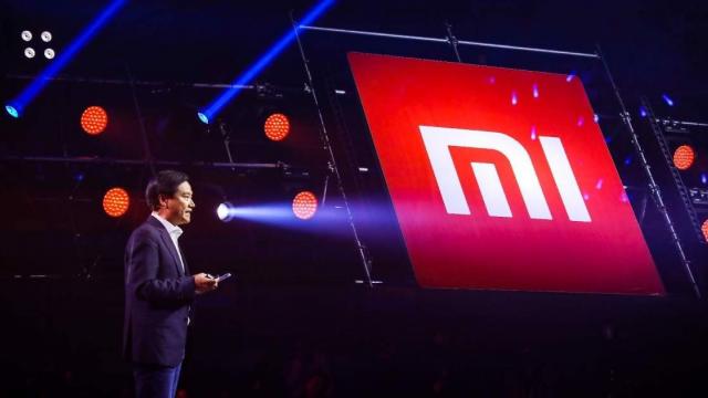 <b>Producția în masă a primului automobil electric Xiaomi va începe în 2024, conform CEO-ului companiei</b>În urmă cu câteva luni Xiaomi își anunța intrarea pe piața automobilelor electrice, fiind inaugurată inclusiv compania Xiaomi EV Company Limited cu un capital de 130 de milioane de euro. Au urmat o serie de parteneriate și investiții, chiar cu startup-uri